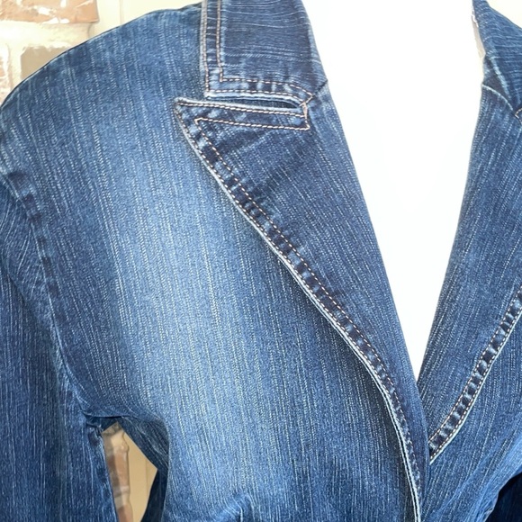 Casual Corner Denim Blazer Jean Jacket Dark Blue Stretch Notch Lapel Size 8 - Picture 4 of 11